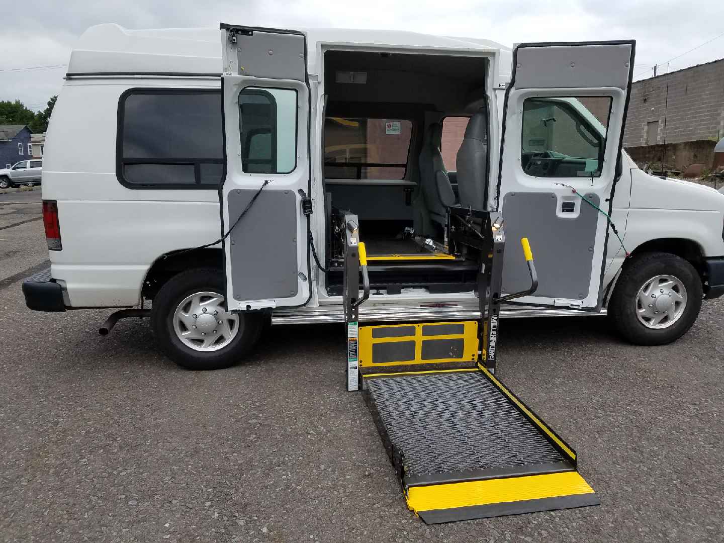 Patriata chair lift is located in patriata also known as new murree is a hill staton in northern punjab, pakistan. Sales New/Used | KELLER WHEELCHAIR LIFTS