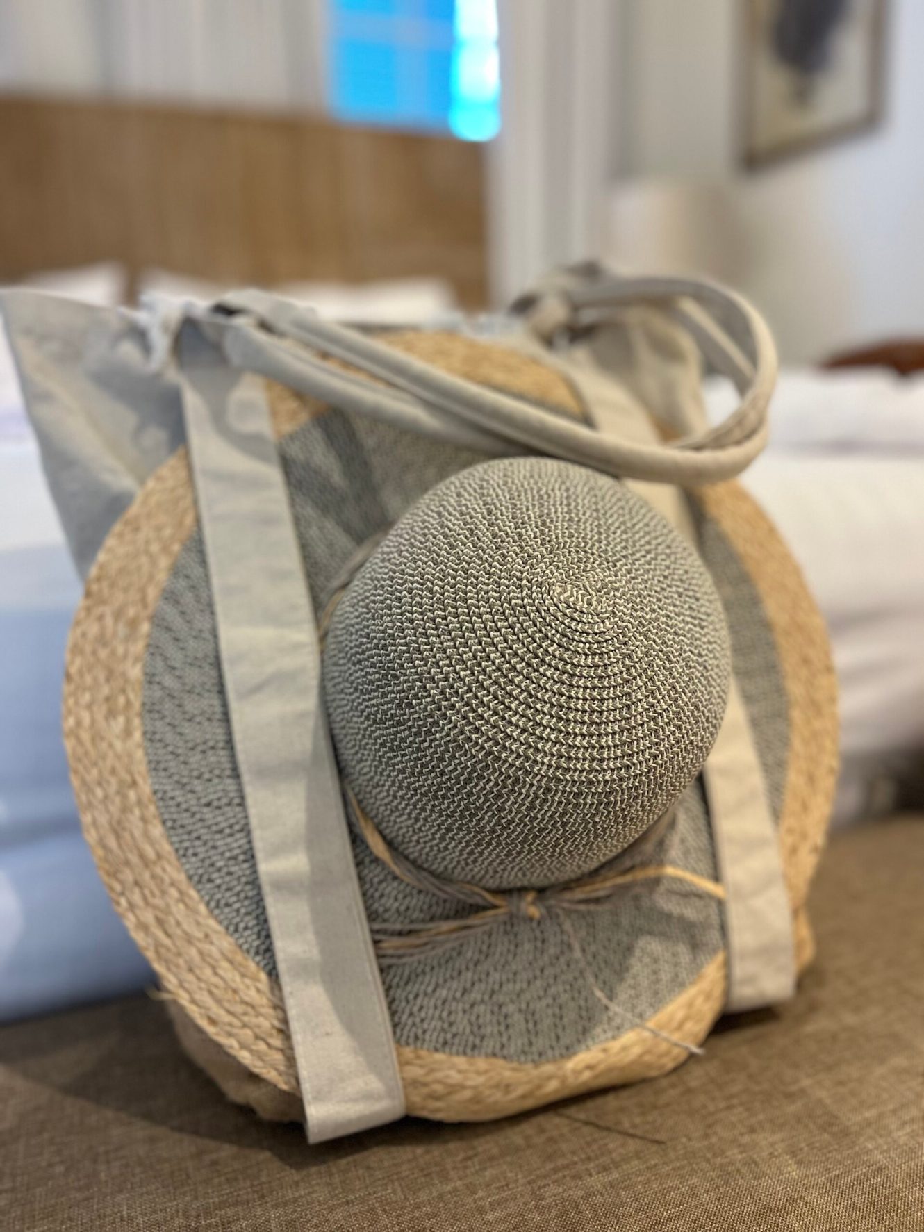 Florida beach hat and bag