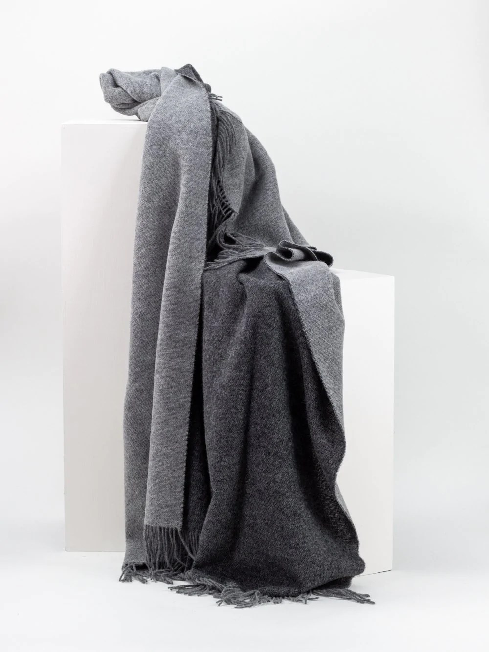 MoST ウール スローケット（ONYX / オニキス）(k000-0001) - 剣縁