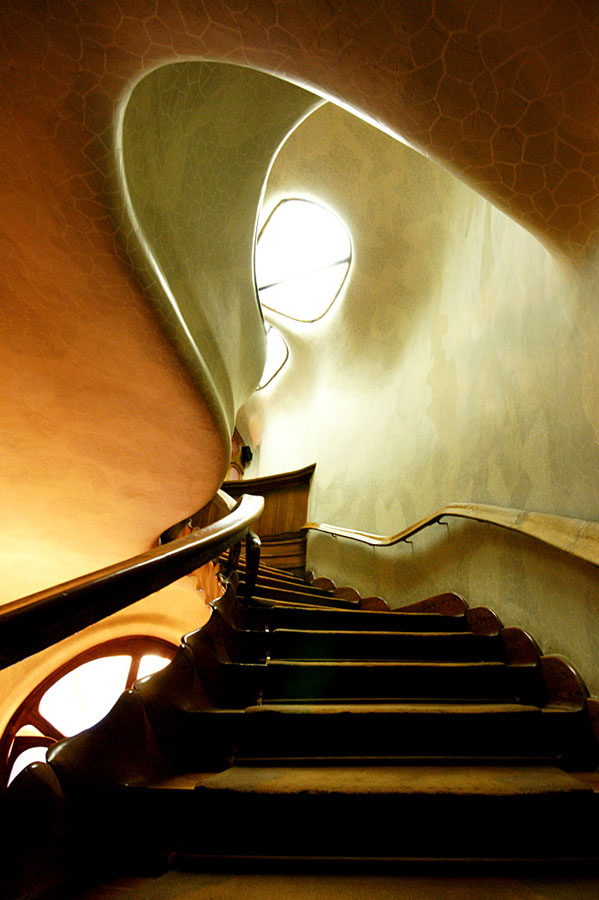 Casa Batllo staircase and ceiling