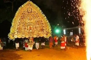 Padayani