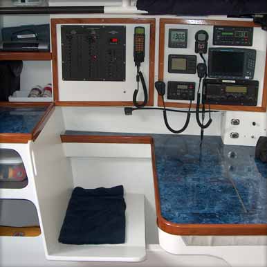 "Peligroso" 68' Racing Sled - Nav Station