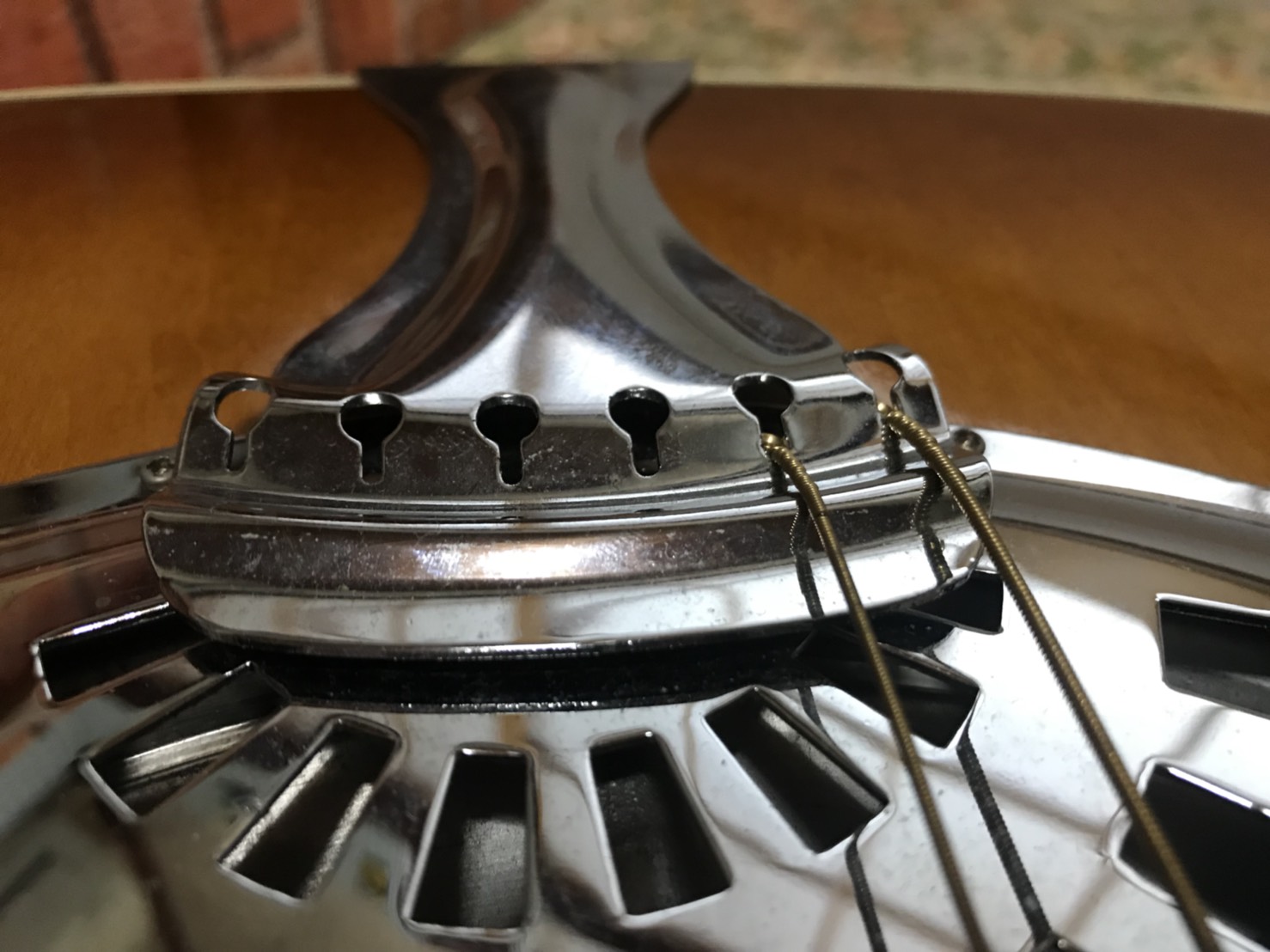 保存版】ドブロギター(リゾネーター)の弦交換方法＆分解方法 | スズキ