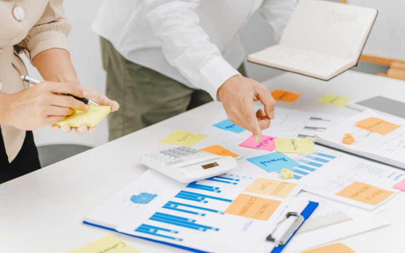 Programas especiales de embalaje y logística, diseñados para cumplir con requisitos específicos y mejorar la eficiencia operativa.