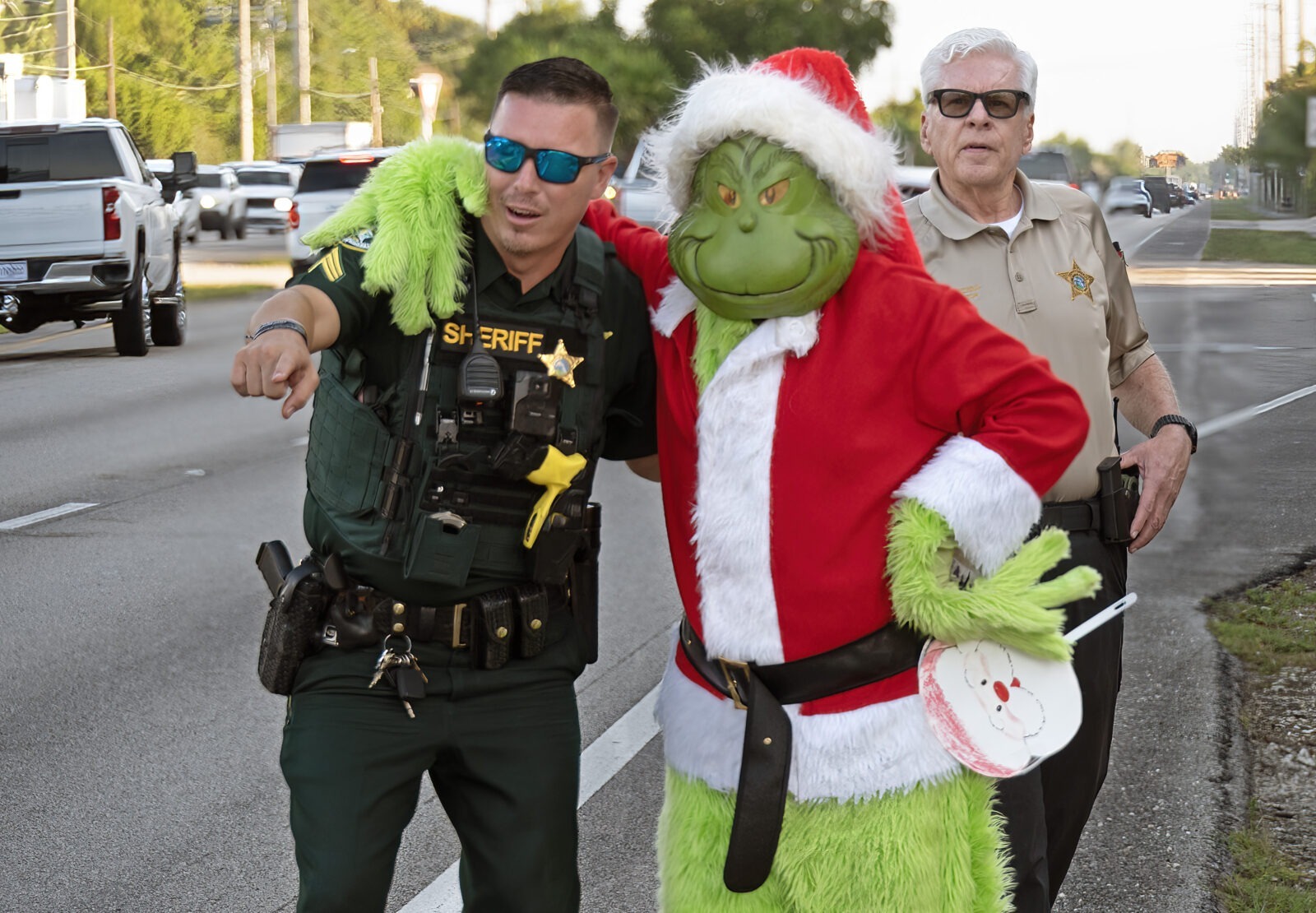 OFFICER GRINCH' DOLES OUT ONIONS INSTEAD OF TICKETS IN KEY LARGO
