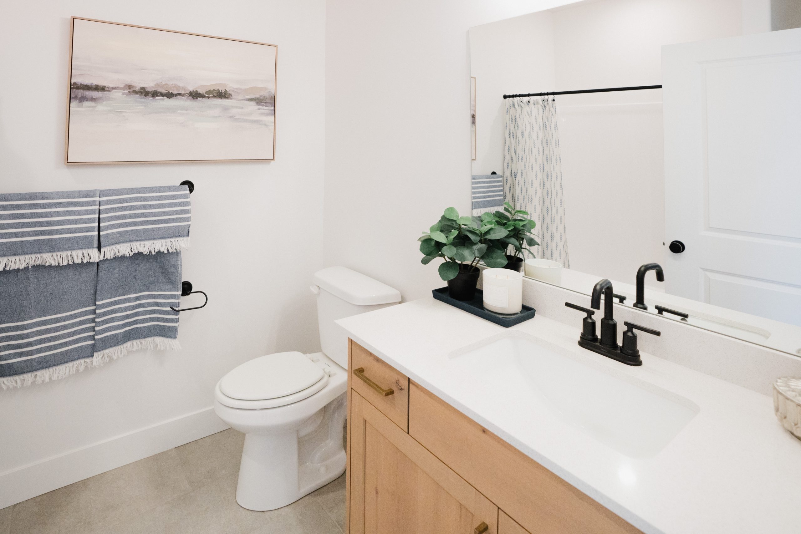 Modern and well-appointed bathroom