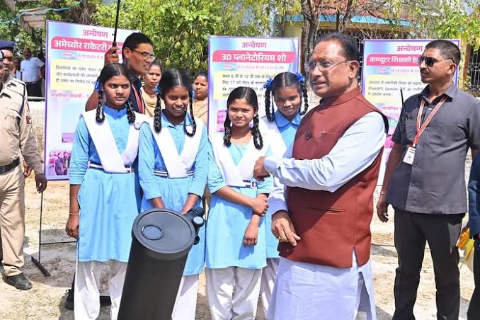 स्कूलों में पढ़ाई की गुणवत्ता सुधारने की दिशा में बड़ा कदम , मुख्यमंत्री साय ने कहा – युक्तियुक्तकरण से शिक्षा होगी बेहतर...... 2 images 2 14 1