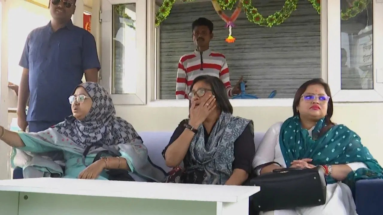 মায়ের কোল থেকে ৭ মাসের সন্তানকে ছুঁড়ে ফেলে দেওয়ার অভিযোগ পুলিশের ড্রেস পরা লোকদের, সন্দেশখালিতে রাজ্য শিশু সুরক্ষা কমিশন