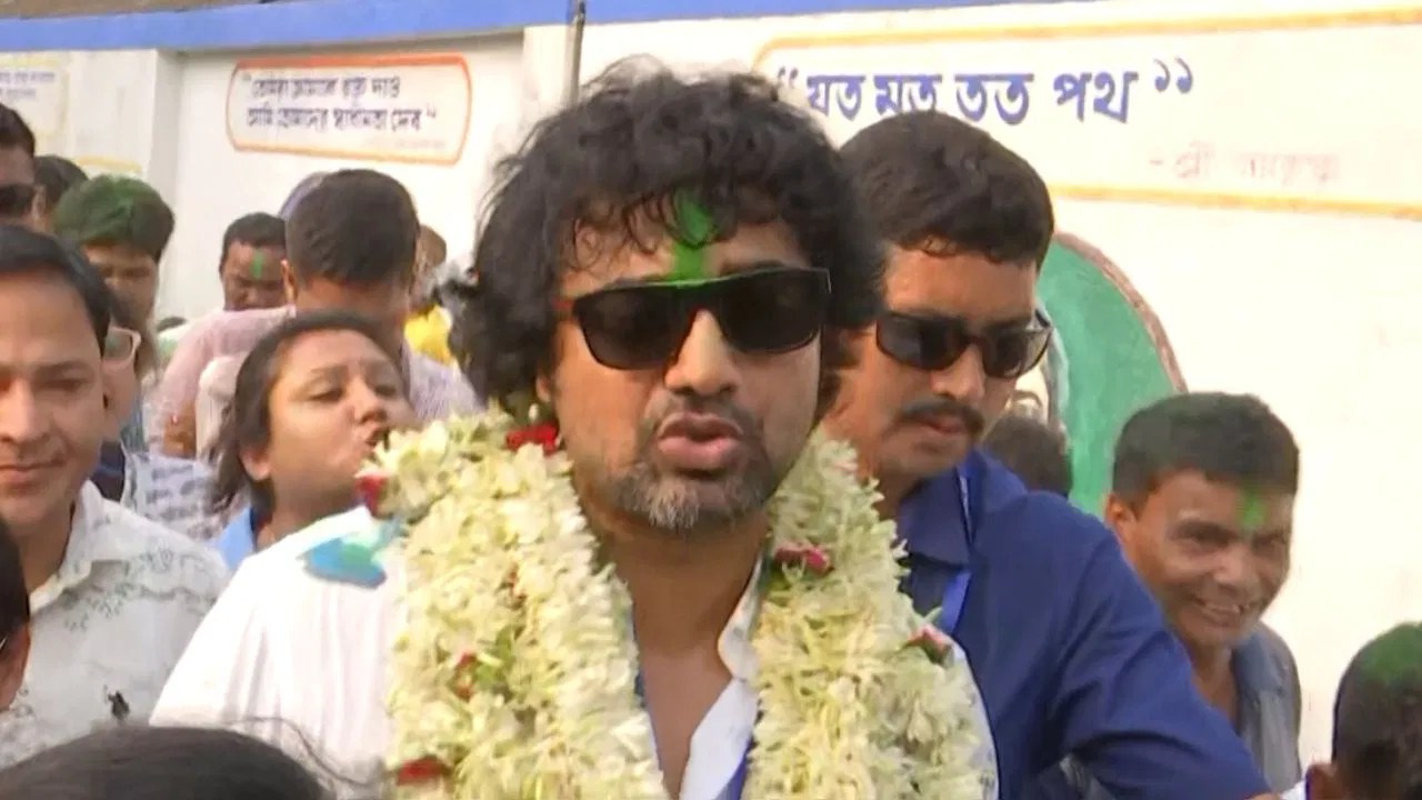 Dev Started Tree Plantataion Programme in Ghatal , Dev, Loksabha election, BJP, TMC, Tree plantation, বৃক্ষ রোপন, দেব, সাংসদ, লোকসভা নির্বাচন, ভোট ফলাফল