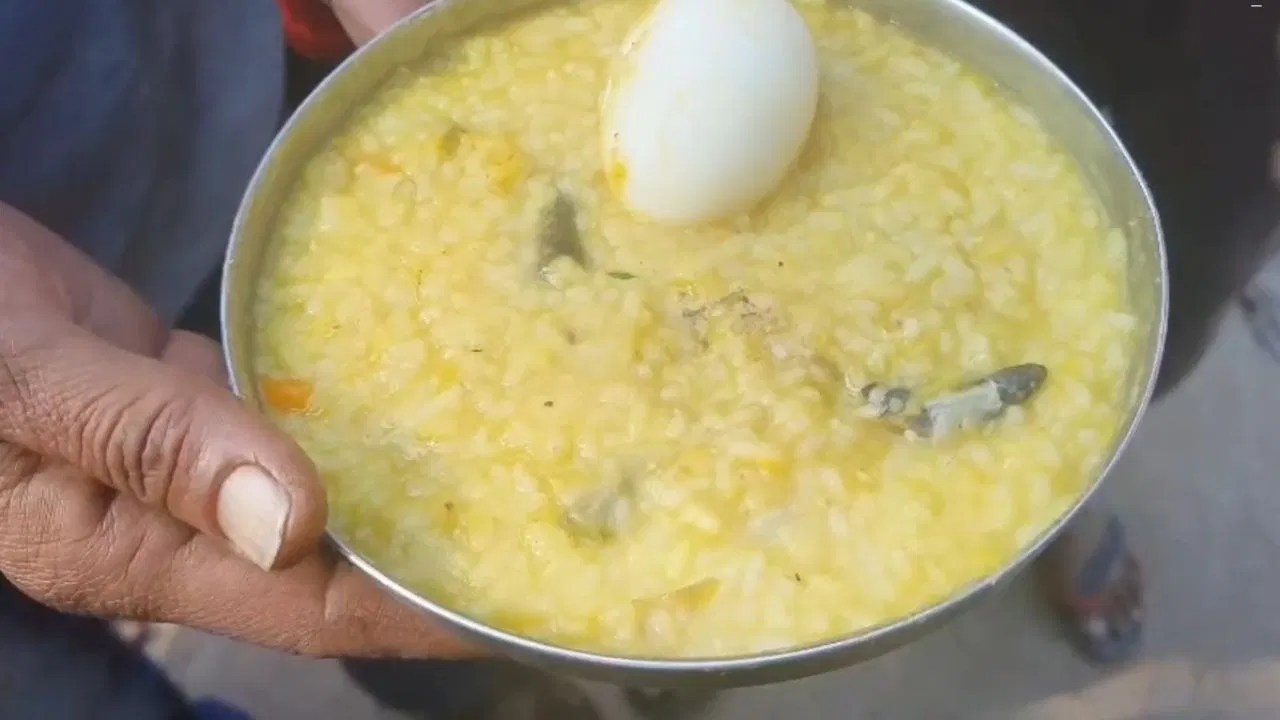 Mid day meal, lizard, Anganwadi Centre, parents, protest, hospital