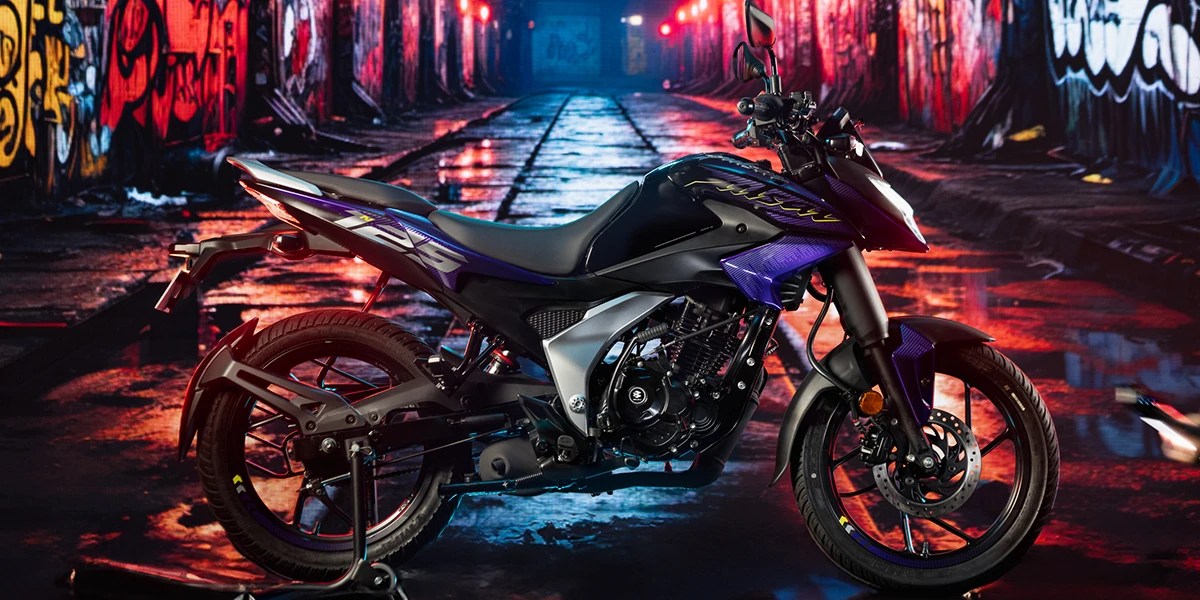 Close up of the Bajaj Pulsar N125 engine, highlighting its air-cooled, performance-oriented layout.