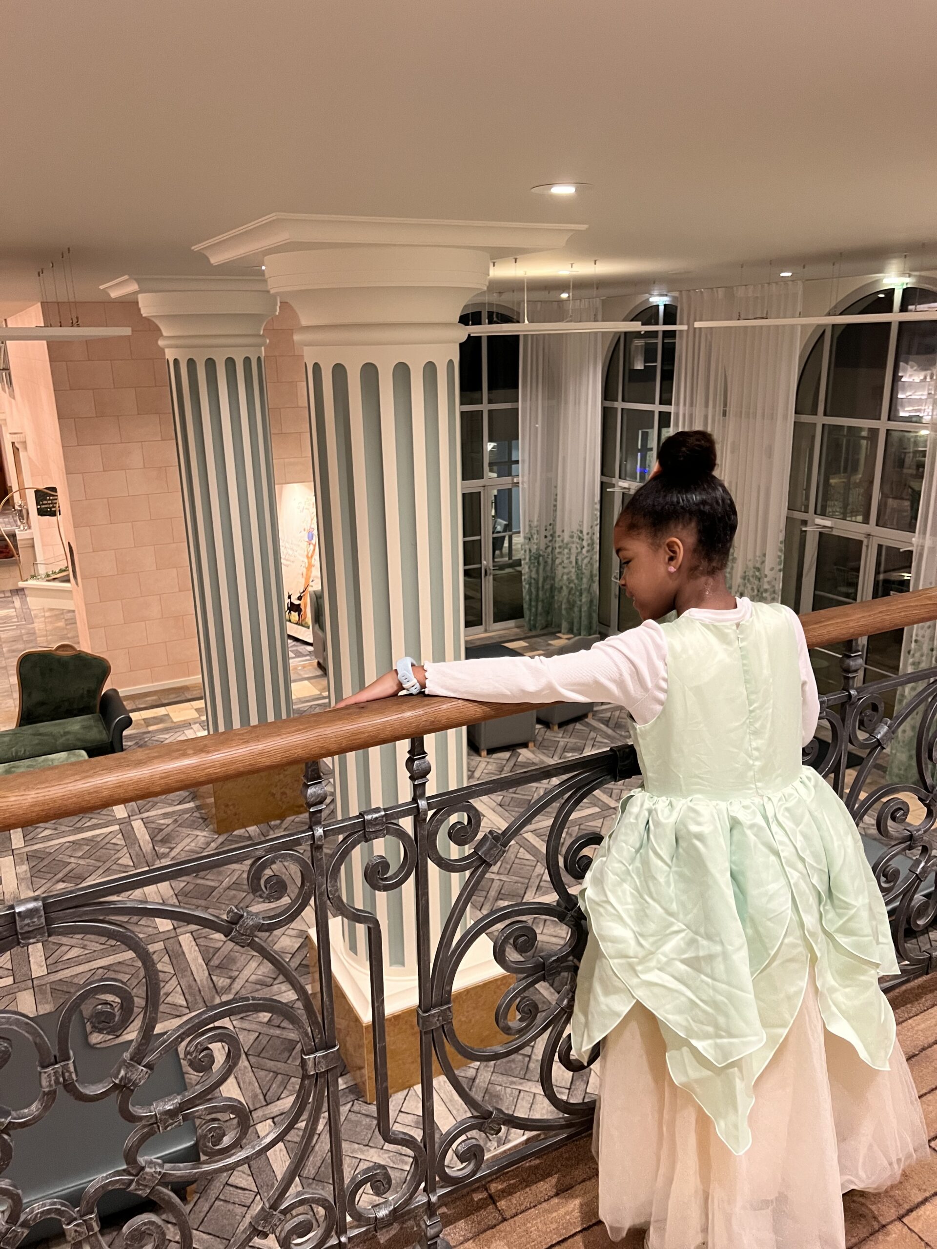 Dreamcastle Hotel REVIEW: Experience Luxury Near Disneyland Paris with Pro Tips