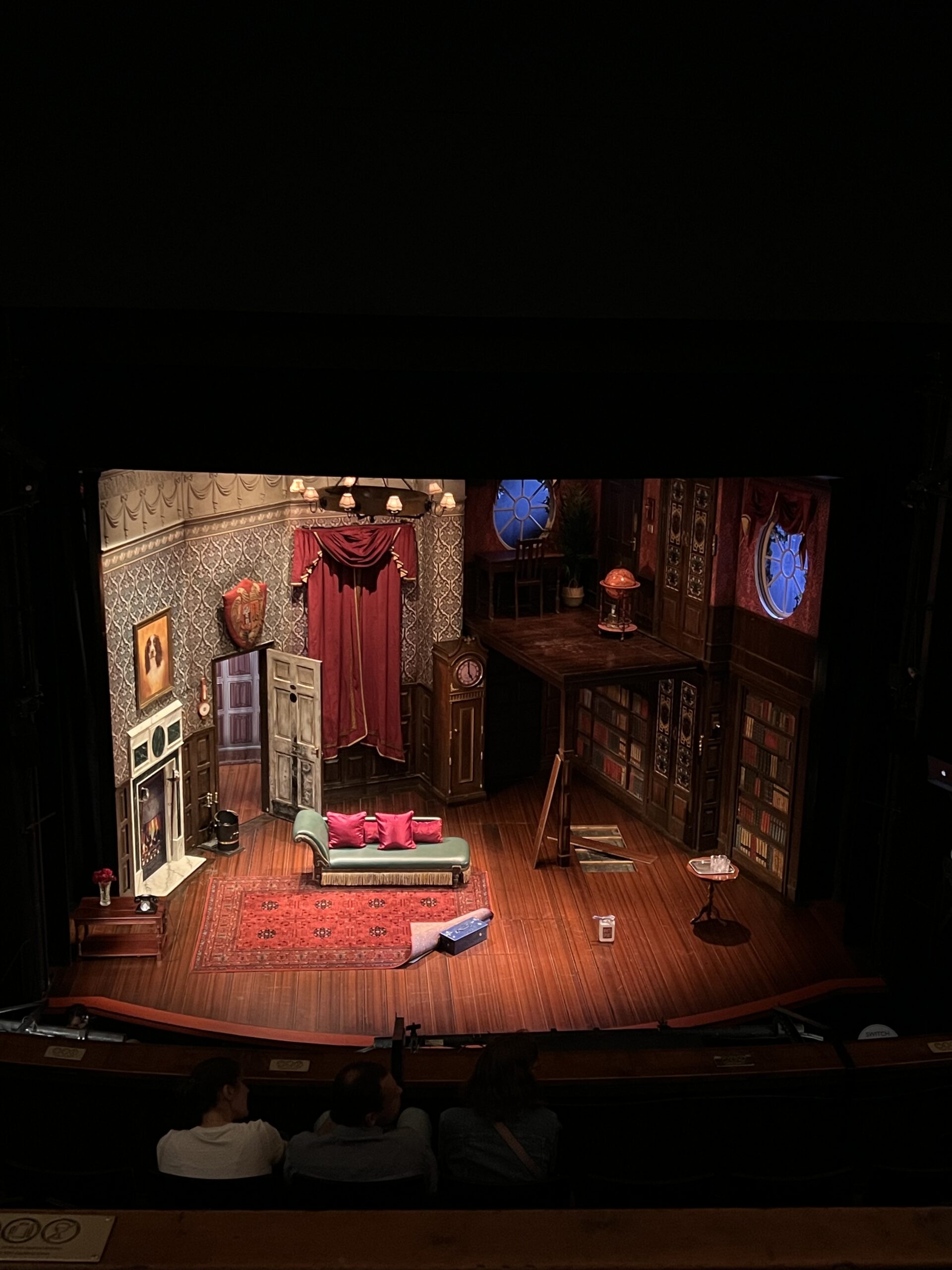 REVIEW: “The Play That Goes Wrong” at the Duchess Theatre, London