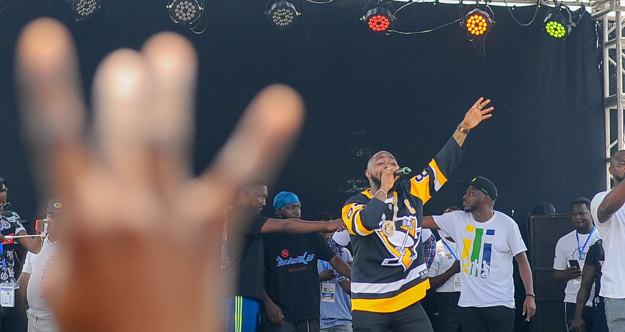 Davido performing at the Lagos City Marathon gala