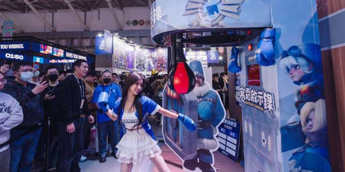 【2026電玩展懶人包】直擊杰遊雙王牌《寒霜啟示錄》×《Kingshot》！破萬人闖關、韓援啦啦隊熱舞、百人尾牙送巨熊，完整攤位活動與驚人數據一次看！