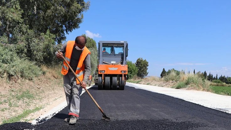İzmir’de Asfalt Atağı Sürüyor
