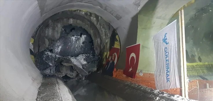 Metro Tüneli Narlıdere İstasyonu ile Buluştu - KiraHaber