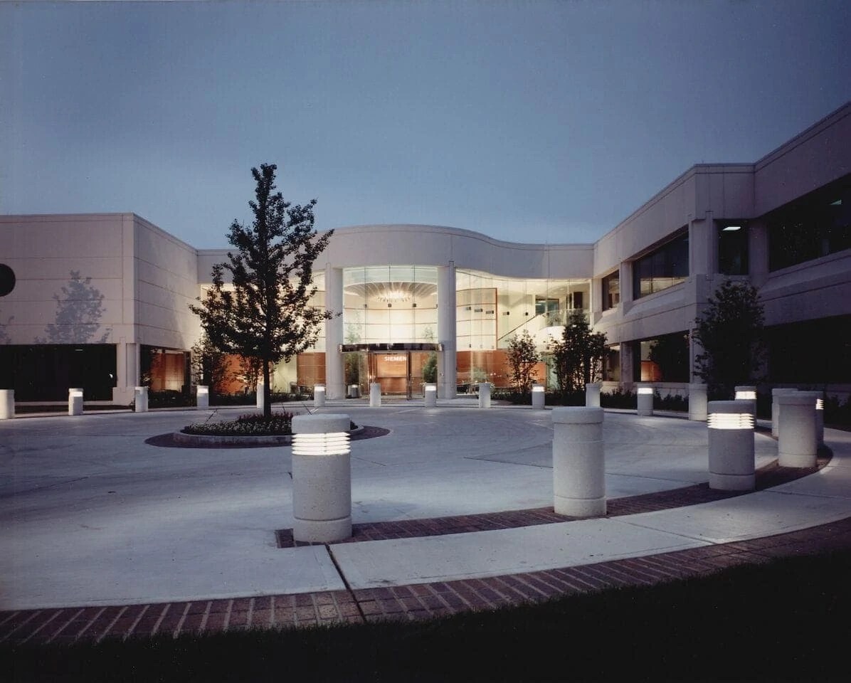 With a frontage of nearly one mile in length along the medina river, guests can conveniently enjoy fishing, swimming, and picnics at the river. Siemens VDO Automotive Headquarters - Troy, Michigan