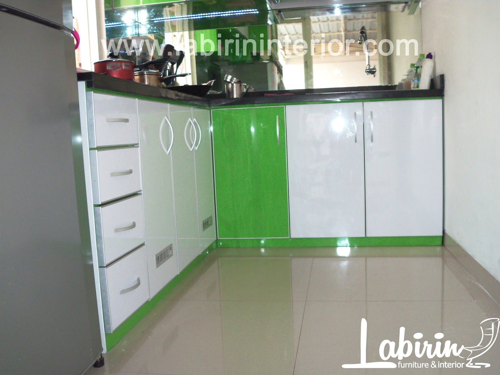 Dapur minimalis hitam putih rumah minimalis rumah. Material Kitchen Set Kitchensetminimalismurah