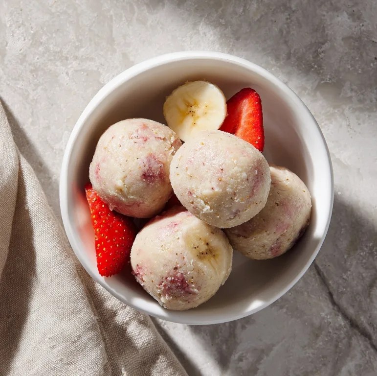 Healthy Frozen Dog Treats Banana Strawberry DIY Snacks for Dogs