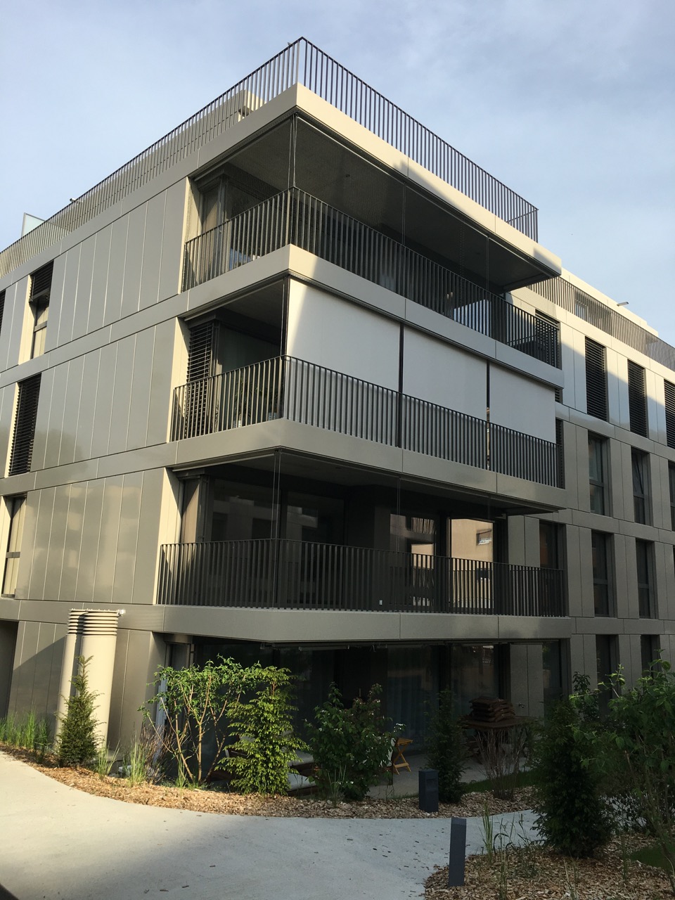 Filet vert pratiquement invisible... Une pose parfaite sans barres...