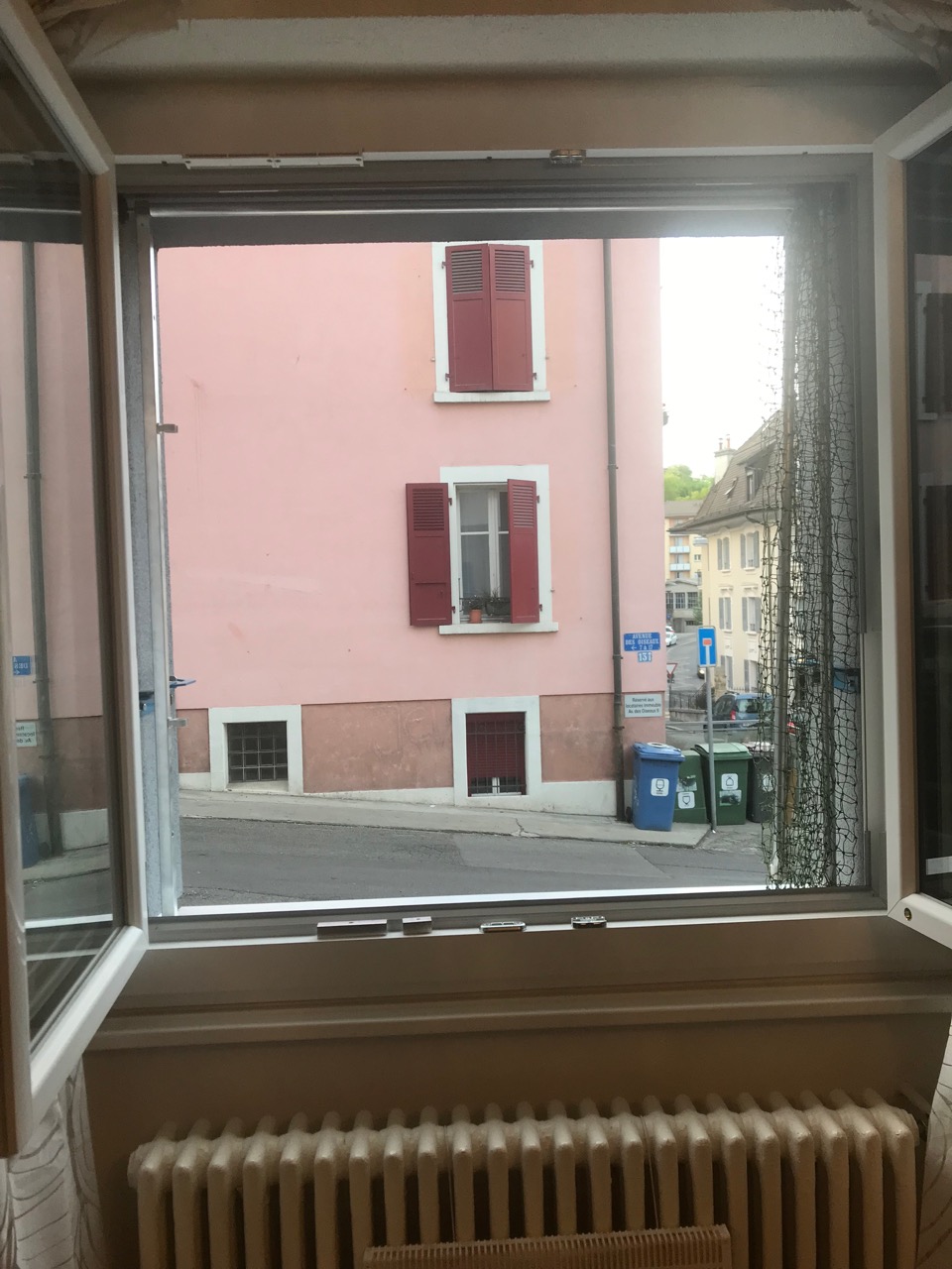 cadre avec filet coulissant - ouvert