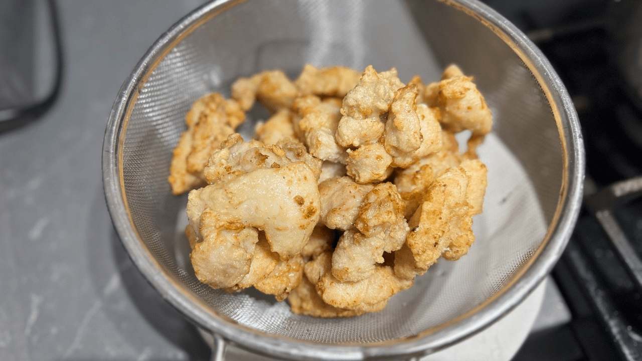 resting shiokoji karaage after frying