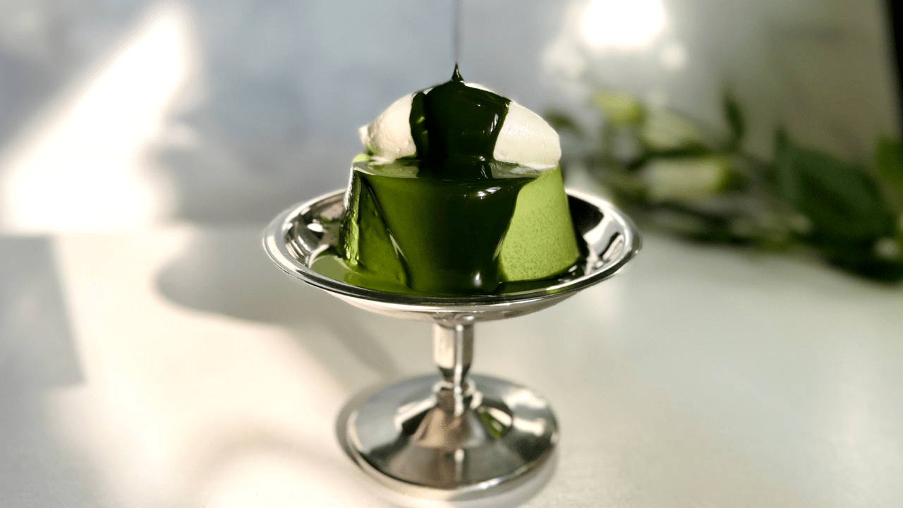 matcha panna cotta with matcha sauce