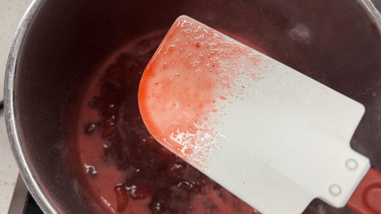 check the thickness of the strawberry sauce