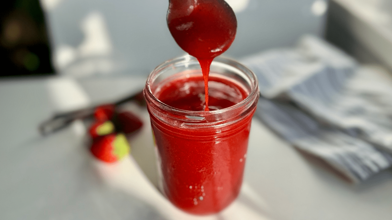 strawberry sauce recipe scooping spoon