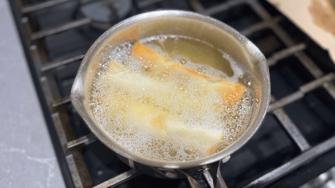 deep frying fig harumaki spring roll