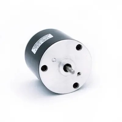Kleiner zylindrischer Elektromotor mit Metallwelle