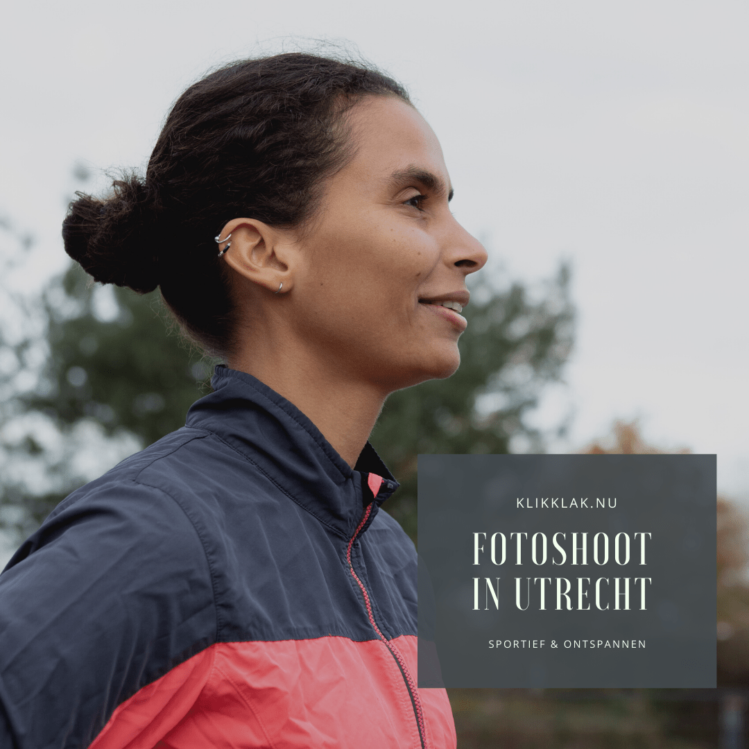 Portretfoto in sportieve outfit die ontspannen en zelfverzekerdheid uitstraalt voor op jouw website, sociale media, E-books en linkedIn. Deze foto is gemaakt op locatie in Utrecht door Pauline Smale De portretfotograaf in Utrecht voor branding van portretfoto's op je website, LinkedIn of CV. Personeel, events, workshops, bruidsreportages & productfoto's.