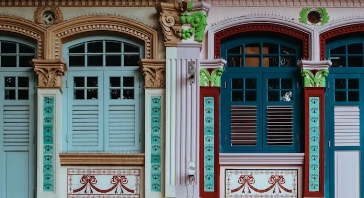 Tiang Teras Kotak dengan Warna Cerah