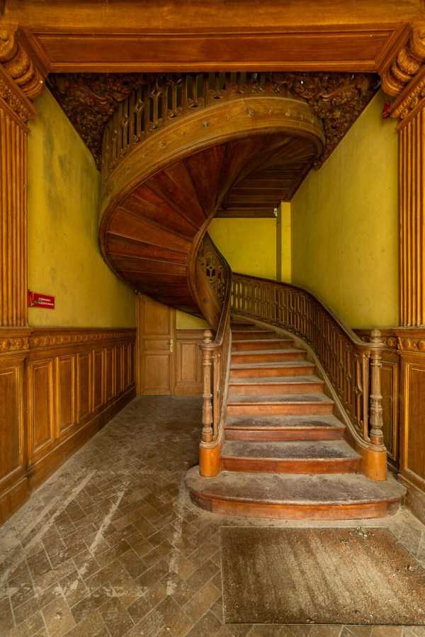 25 hauntingly beautiful abandoned places (25 photos)