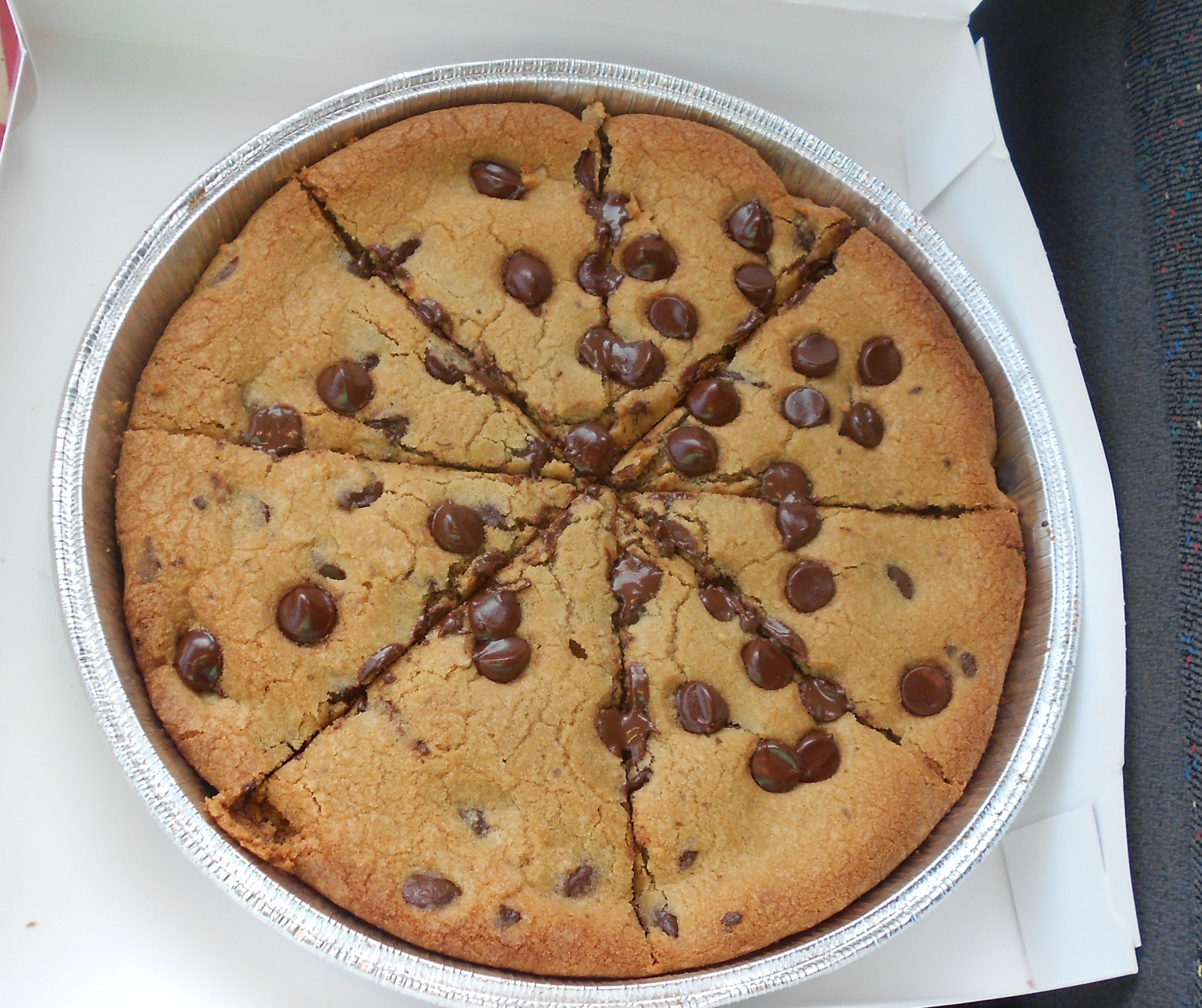 Pizza hut's the ultimate hershey's chocolate chip cookie review. Hersey S Ultimate Chocolate Chip Cookie From Pizza Hut Kmom14 Project 365 A Picture A Day