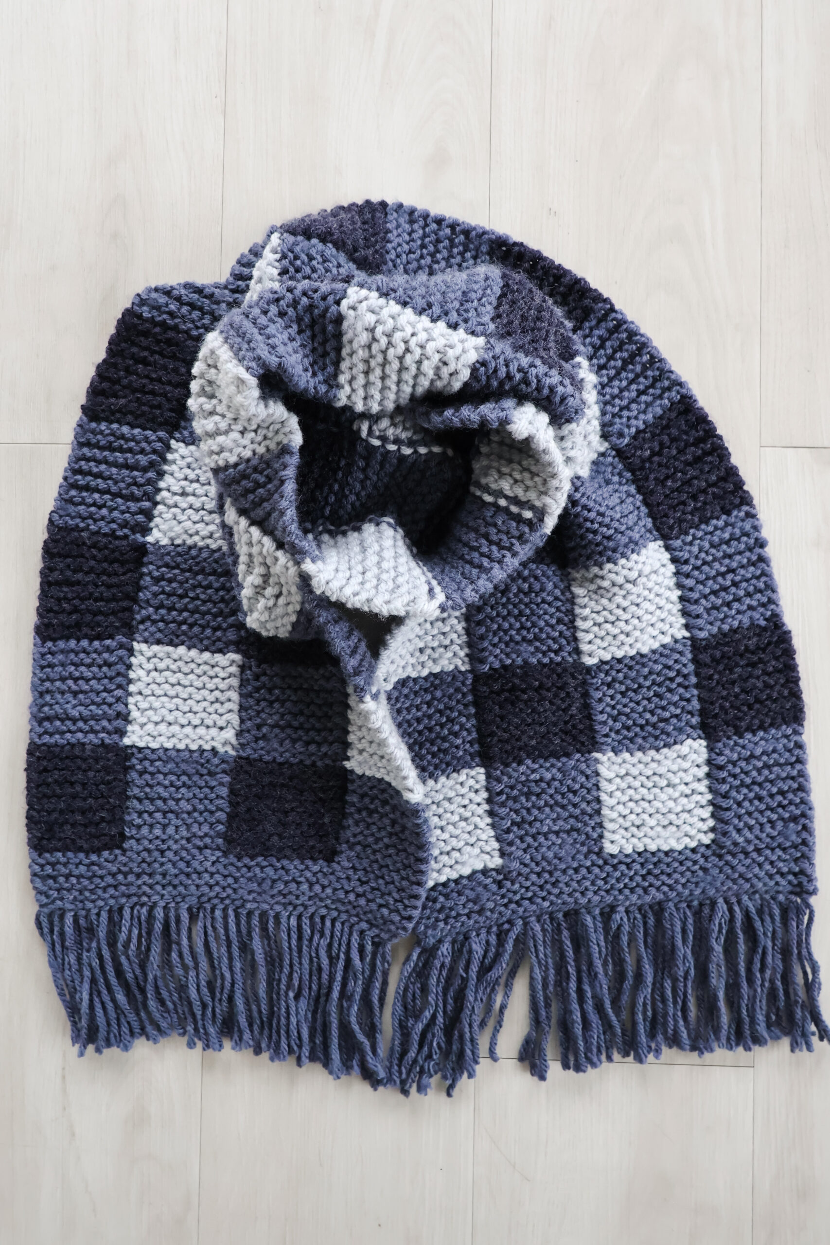 Checkmate Scarf Knit Pattern: Classic 3-Color Gingham