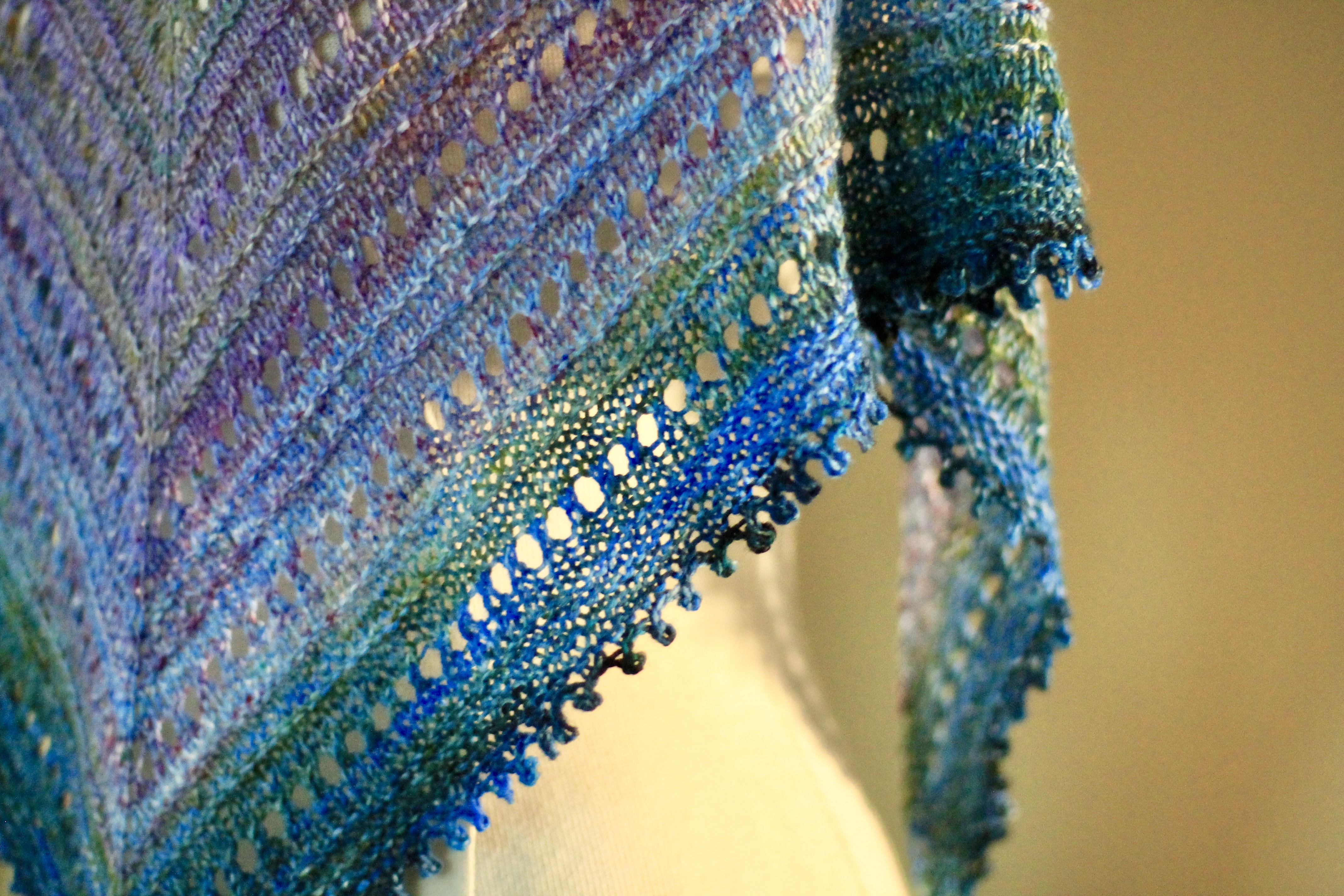 handpainted eyelet ridge