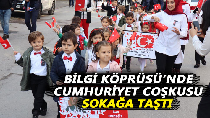 Bilgi Köprüsü’nde Cumhuriyet coşkusu sokağa taştı