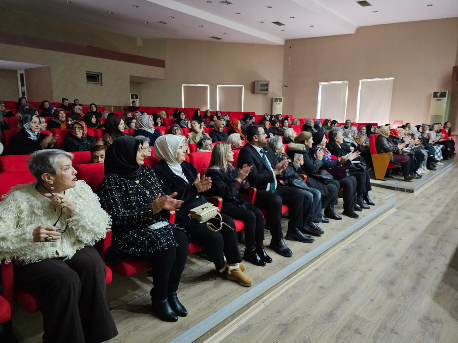 Gölcük'te Sağlık Semineri Büyük İlgi Gördü!