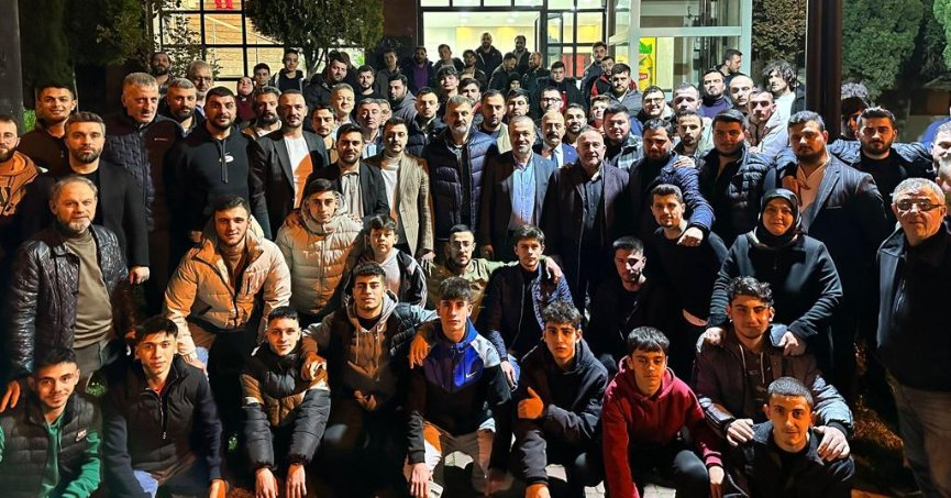 AK Parti Gençlik Kolları,  ilk defa oy kullanacak gençlerle bir araya geldi