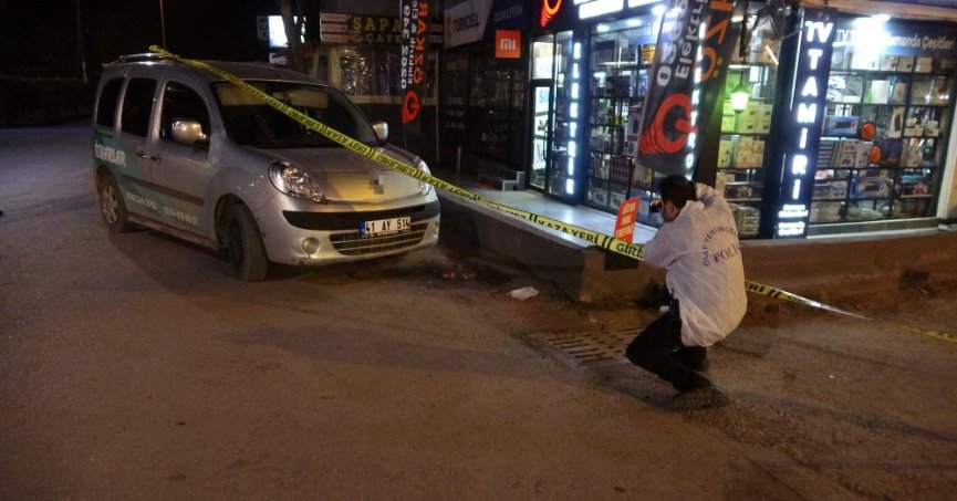 Yabancı uyruklu grubun bıçaklı kavgasında kan aktı: 3 yaralı