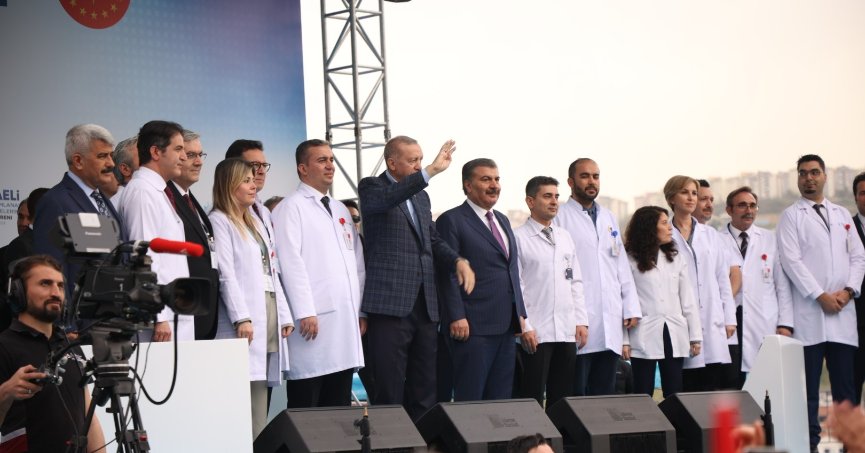 Sağlık Bakanı Koca: Şehir hastaneleri işin sadece bir cephesidir