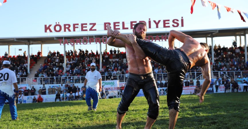 Taşköprü Yağlı Güreşleri yağmur dolayısıyla ertelendi