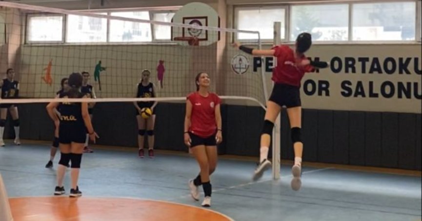 Körfez Belediyesi voleybolda alt yapıyı kuruyor