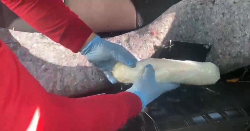 Otomobilin yakıt tankından 17 kilo eroin çıktı