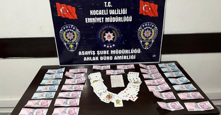 Karamürsel'de kahvehaneye kumar baskını