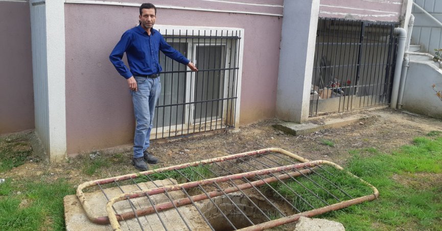Evi lağım suyu bastı 2 gündür İSU’yu bekliyorlar