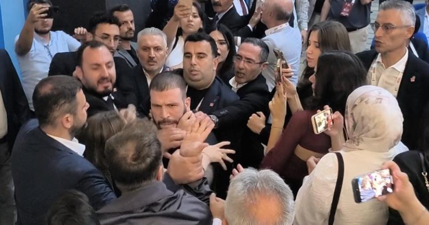 CHP kongresinde kavga