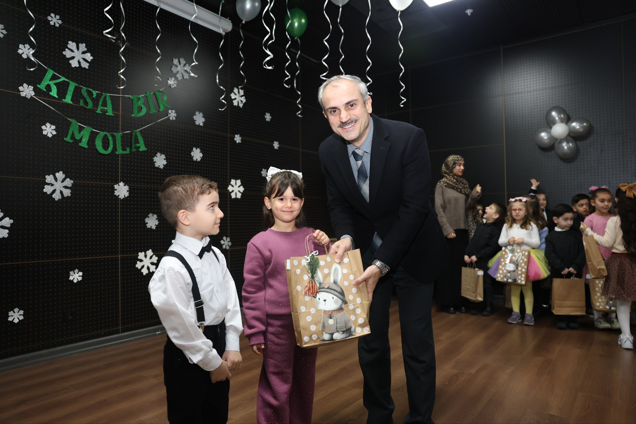 Çayırova'da Çocuk Kulüplerinde Karne Coşkusu!